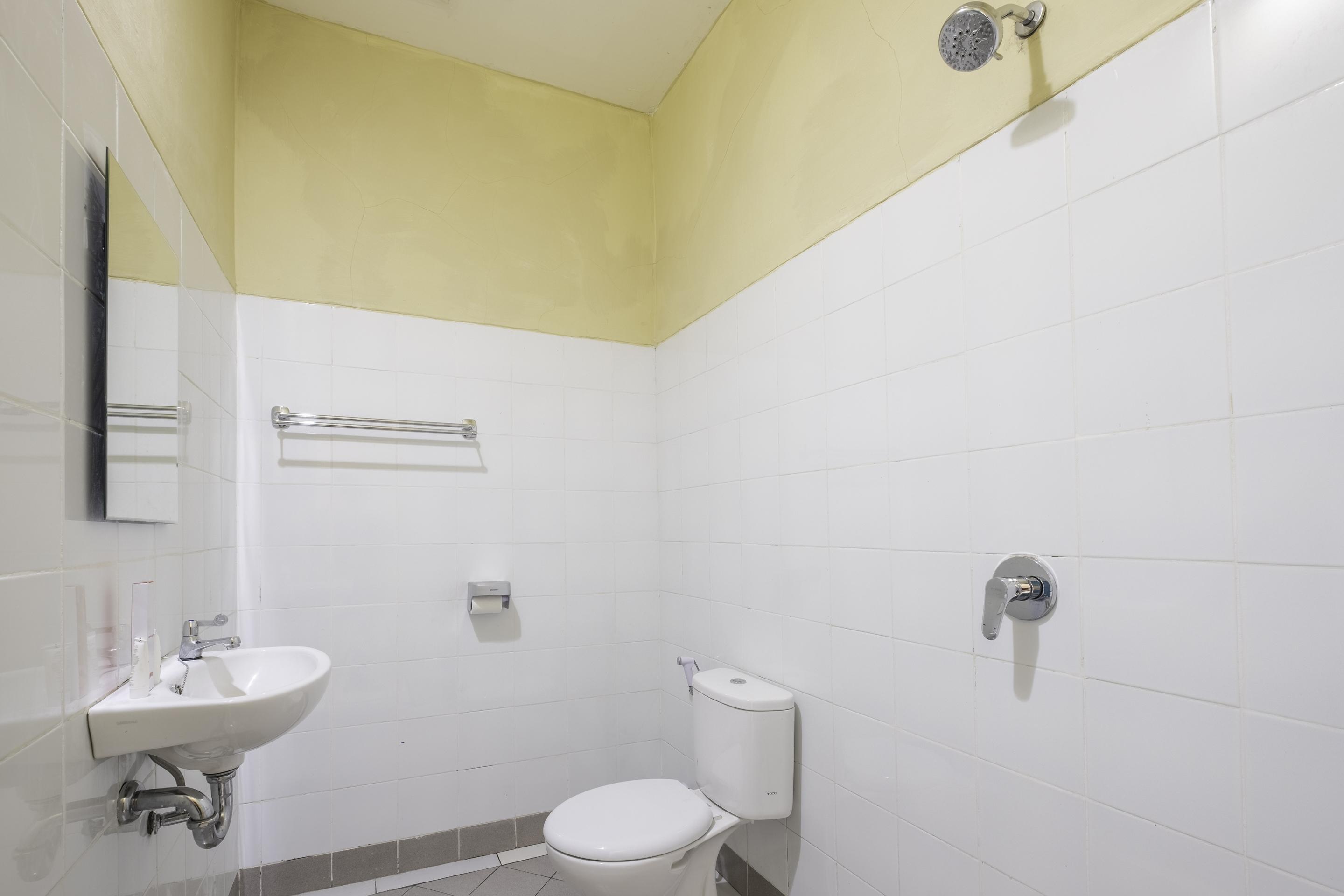 Super Oyo 1568 Stasiun Ka Cirebon Guest House Eksteriør bilde