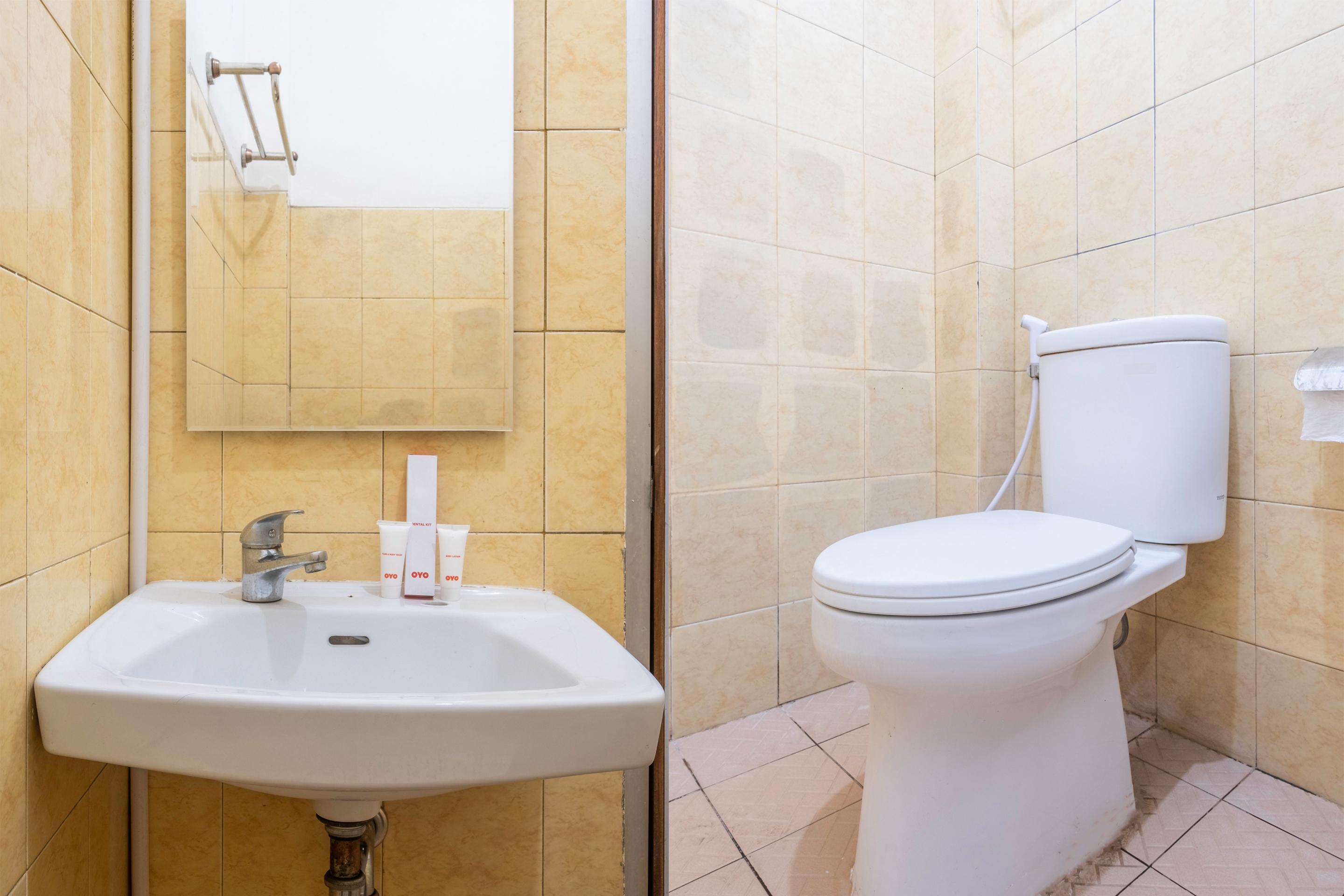 Super Oyo 1568 Stasiun Ka Cirebon Guest House Eksteriør bilde