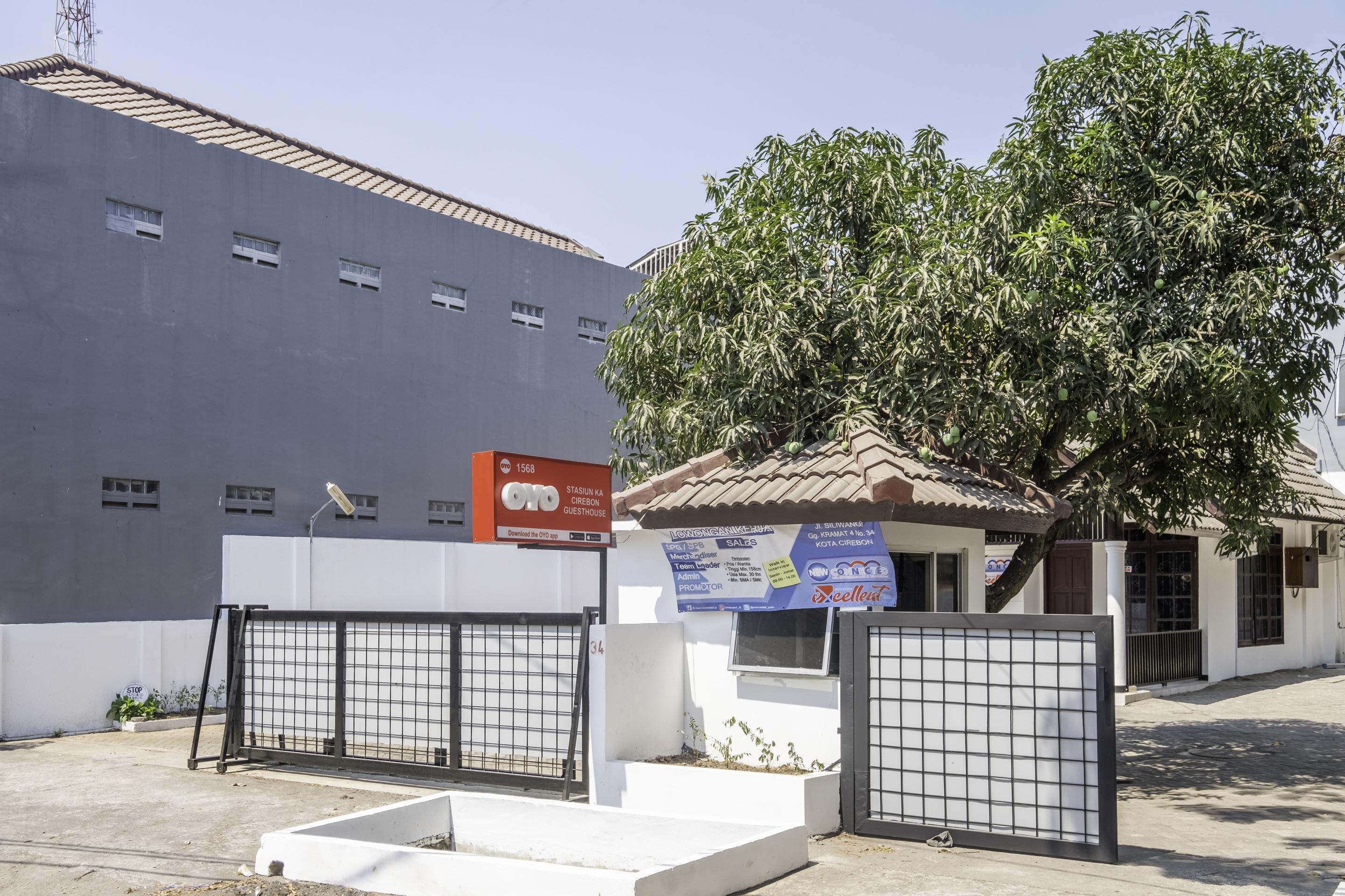 Super Oyo 1568 Stasiun Ka Cirebon Guest House Eksteriør bilde