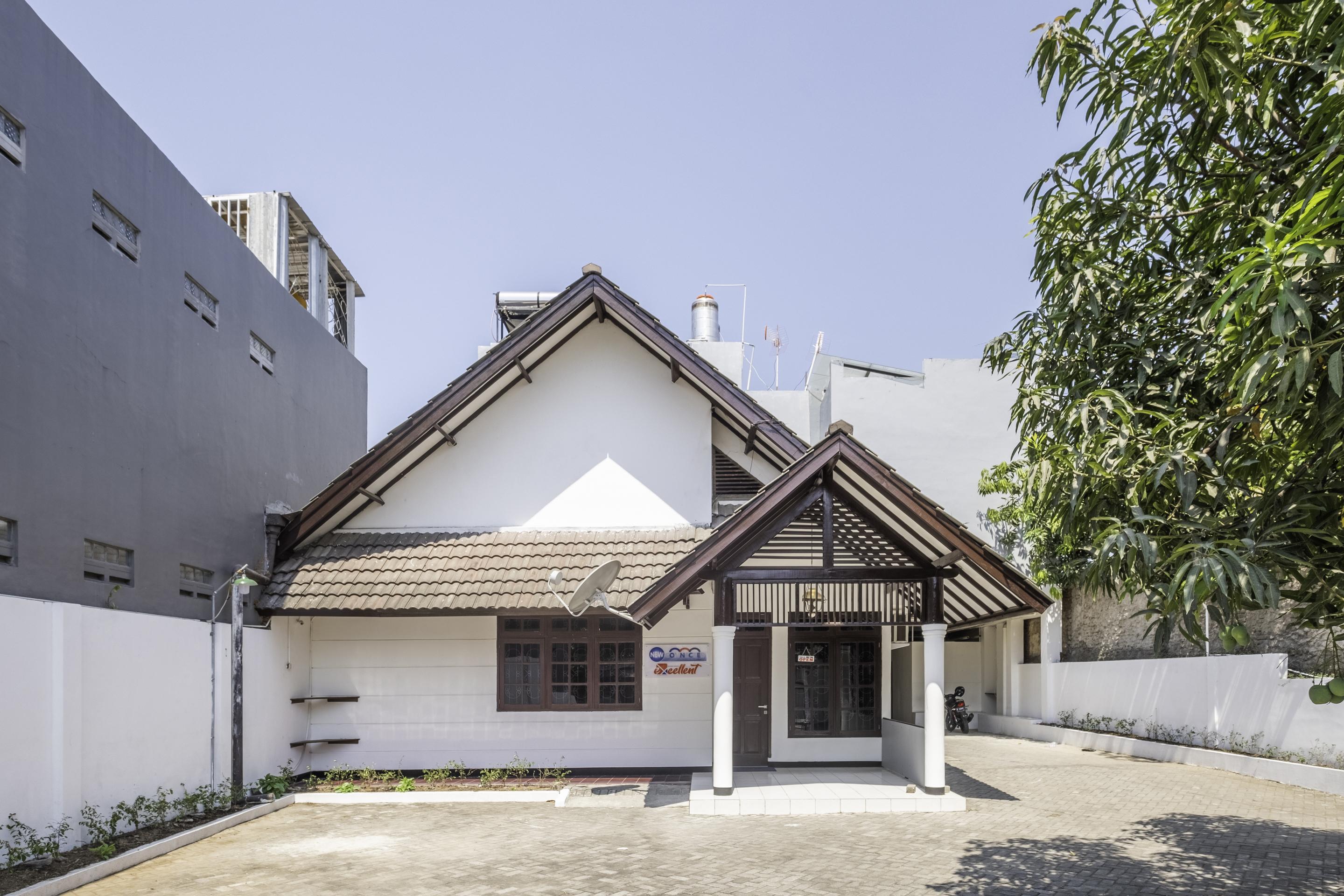 Super Oyo 1568 Stasiun Ka Cirebon Guest House Eksteriør bilde